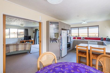 Photo of property in 5a Waimarie Avenue, Paraparaumu, 5032