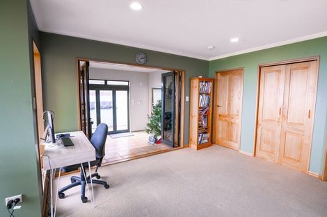 Photo of property in 38 Birdwood Avenue, Moturoa, New Plymouth, 4310