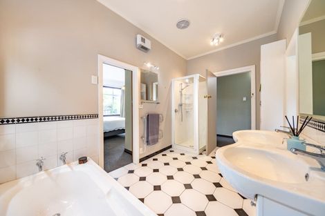 Photo of property in 6 Chatsworth Road, Silverstream, Upper Hutt, 5019