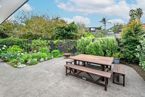 Photo of property in 1/14 Kells Place, Botany Downs, Auckland, 2010