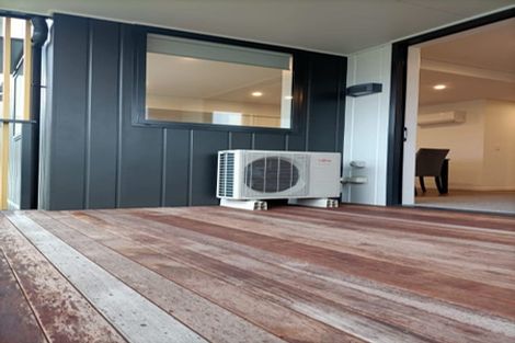 Photo of property in 5/45 Cessna Crescent, Mangere, Auckland, 2022