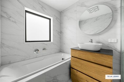 Photo of property in 137 Grove Road, Papakura, 2110