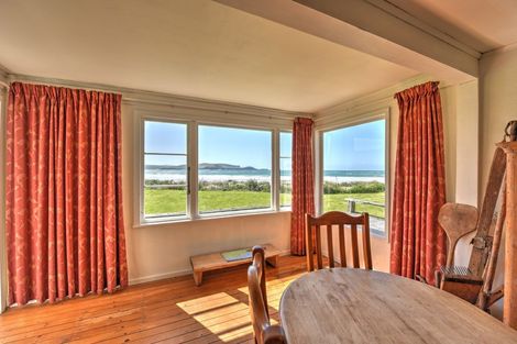 Photo of property in 501 Waikawa Curio Bay Road, Curio Bay, Tokanui, 9884
