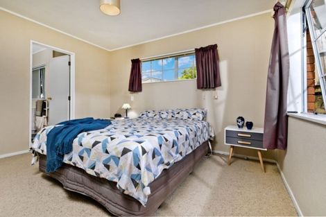 Photo of property in 17b Bernleigh Terrace, West Harbour, Auckland, 0618