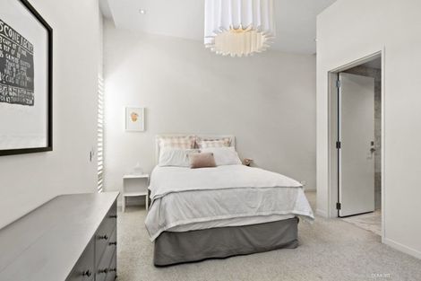 Photo of property in 5/150 Oriental Parade, Oriental Bay, Wellington, 6011