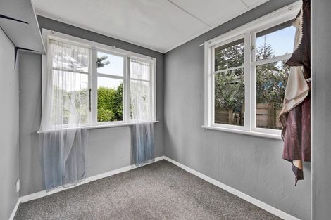 Photo of property in 16 Battiscombe Terrace, Waitara, 4320