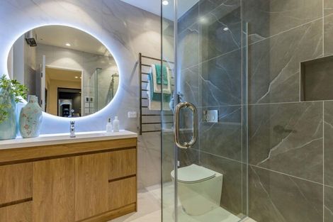 Photo of property in 4a The Parade, Bucklands Beach, Auckland, 2012