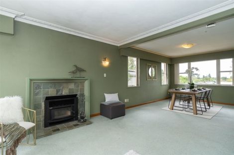 Photo of property in 35 Forest Lake Road, Forest Lake, Hamilton, 3200