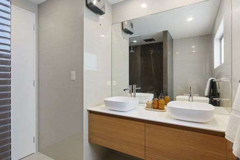 Photo of property in 35 Waiwetu Street, Fendalton, Christchurch, 8052