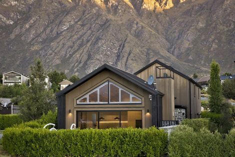 Photo of property in 8 Soudley Court, Jacks Point, Queenstown, 9371