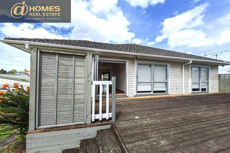 Photo of property in 127 Gossamer Drive, Pakuranga Heights, Auckland, 2010