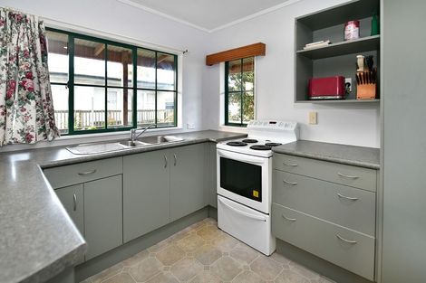 Photo of property in 2 Waiwera Avenue, Parakai, 0830