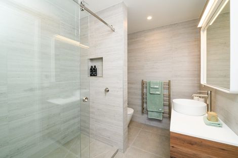 Photo of property in 6 Tuapapa Lane, Palmerston North, 4414