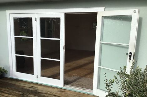 Photo of property in 10 Hohiria Street, Waikanae Beach, Waikanae, 5036