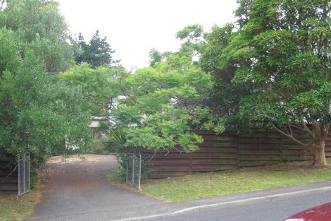 Photo of property in 1 Glastron Place, Bayview, Auckland, 0629