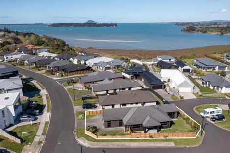Photo of property in 63 Bert Wall Drive, Omokoroa, 3114