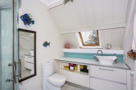 Photo of property in 53 Paparata Road, Bombay, 2675