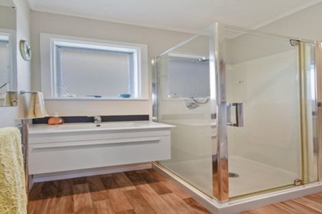 Photo of property in 2 Valentine Street, Papakura, 2110