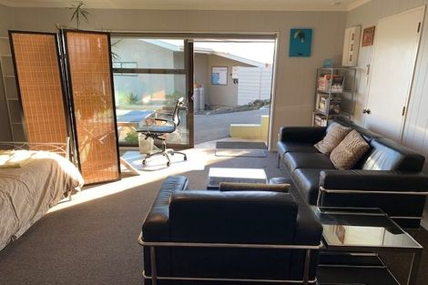 Photo of property in 1/56 Balmoral Lane, Redcliffs, Christchurch, 8081