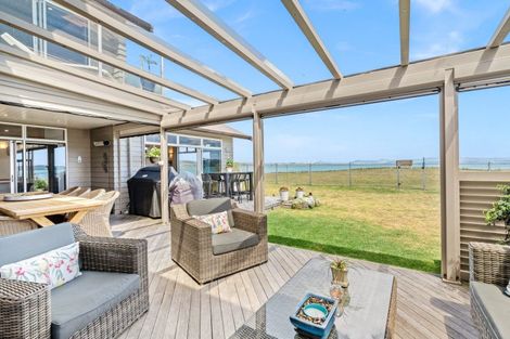 Photo of property in 36 Karoro Road, One Tree Point, 0118