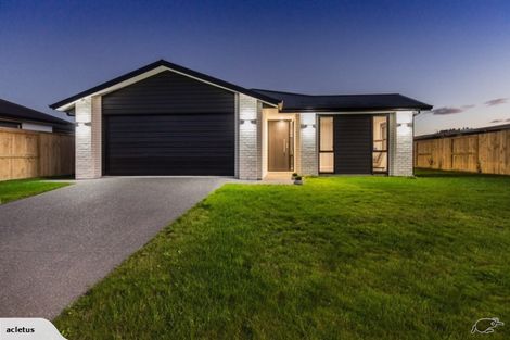 Photo of property in 82 Puhirake Crescent, Pyes Pa, Tauranga, 3112