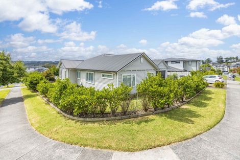 Photo of property in 76 Madison Terrace, Silverdale, 0932