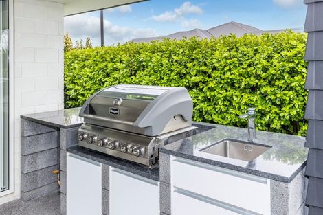 Photo of property in 18 Lilac Close, Cambridge, 3434