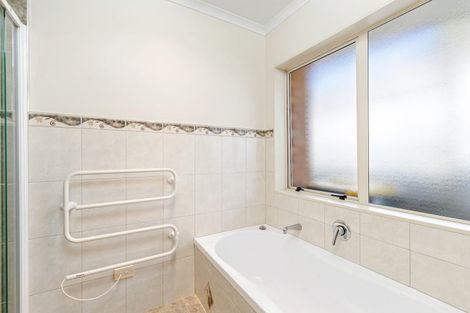 Photo of property in 6 The Ritz, Orewa, 0931