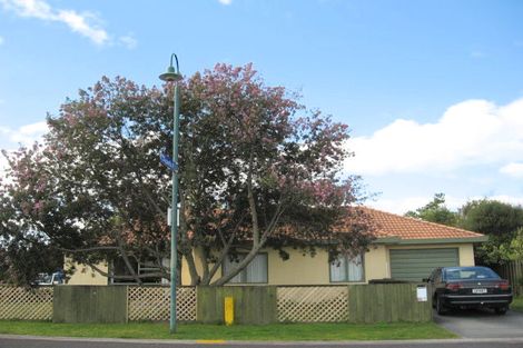 Photo of property in 35 Kane Road, Papamoa Beach, Papamoa, 3118