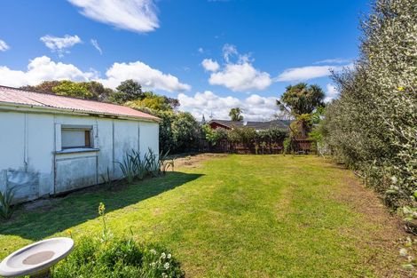 Photo of property in 18 Walton Road, Paraparaumu Beach, Paraparaumu, 5032