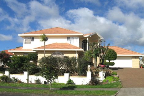 Photo of property in 122 Simmental Crescent, Somerville, Auckland, 2014