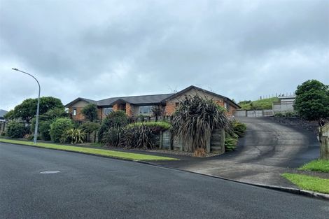 Photo of property in 4 Montrose Place, Highlands Park, New Plymouth, 4312