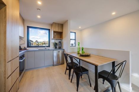 Photo of property in 10 Kaaramuramu Lane, Mangere Bridge, Auckland, 2022