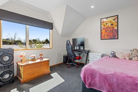 Photo of property in 16 Patricia Place, Harewood, Christchurch, 8051