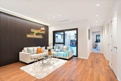 Photo of property in 25 Whakairo Crescent, Gulf Harbour, Whangaparaoa, 0930