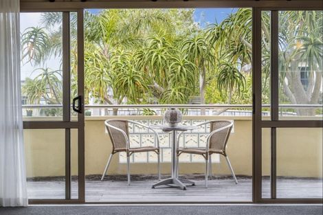 Photo of property in 13 Kahala Place, West Harbour, Auckland, 0618