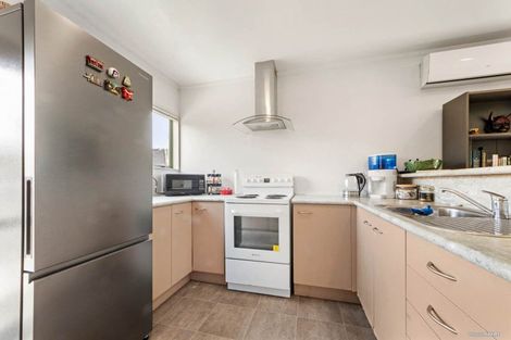 Photo of property in 11a Kervil Avenue, Te Atatu Peninsula, Auckland, 0610