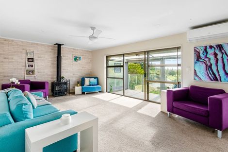 Photo of property in 2/160 Stapleford Crescent, Browns Bay, Auckland, 0630