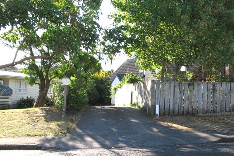 Photo of property in 1/3 Lantana Road, Green Bay, Auckland, 0604