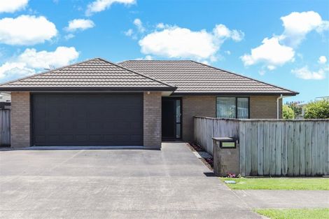 Photo of property in 16 Kahikatea Street, Inglewood, 4330