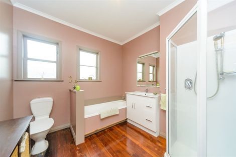 Photo of property in 11 Park Road, West End, Palmerston North, 4412