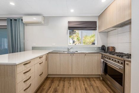 Photo of property in 12b Bell Street, Tawa, Wellington, 5028