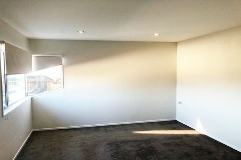 Photo of property in 65 Kirikiri Drive, Papakura, 2110