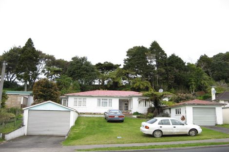 Photo of property in 17 Awanui Street, Merrilands, New Plymouth, 4312