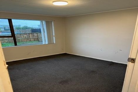 Photo of property in 2 Harrington Road, Henderson, Auckland, 0610