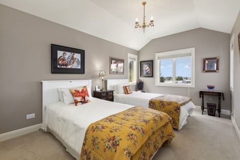 Photo of property in 1 Edgecumbe Road, Tauranga, 3110