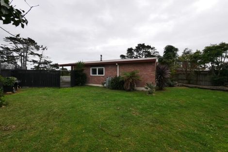 Photo of property in 10 Godwit Place, Waiuku, 2123