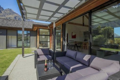 Photo of property in 2 Buckler Court, Jacks Point, Queenstown, 9371