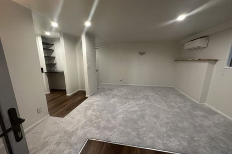 Photo of property in 77e Colwill Road, Massey, Auckland, 0614