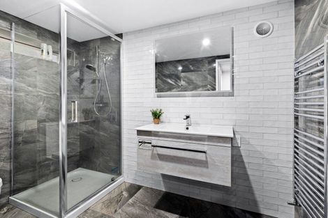 Photo of property in 2a Cobden Road, Bluff Hill, Napier, 4110